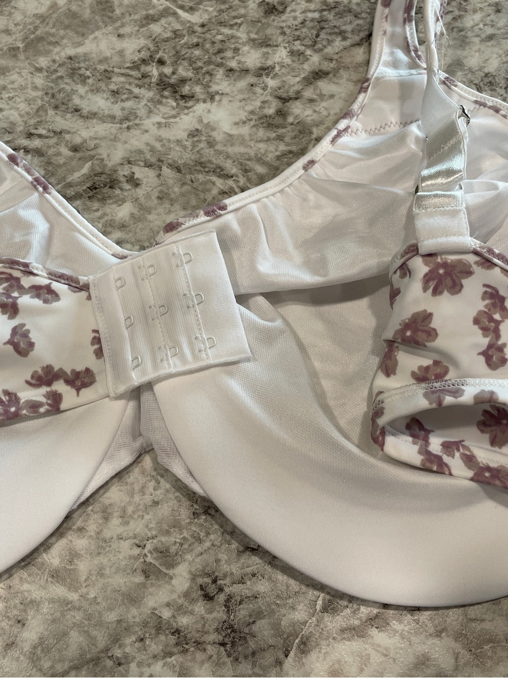 2- Bali Minimizer Bra 42DDD - NWT & NWOT - white & floral - Picture 4 of 10